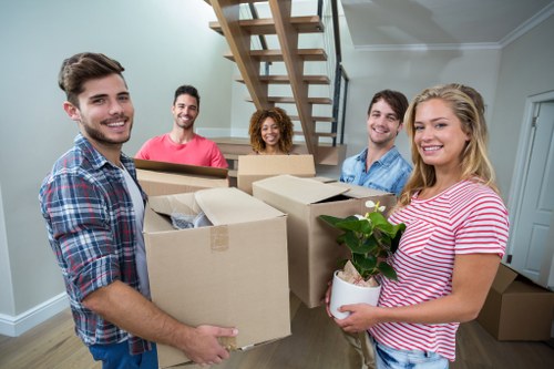Customer submitting a storage complaint at the start of the process
