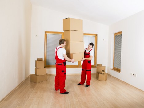 Efficient packing support for a residential move in Haggerston
